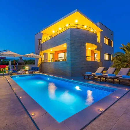 Stunning In Ferienhaus